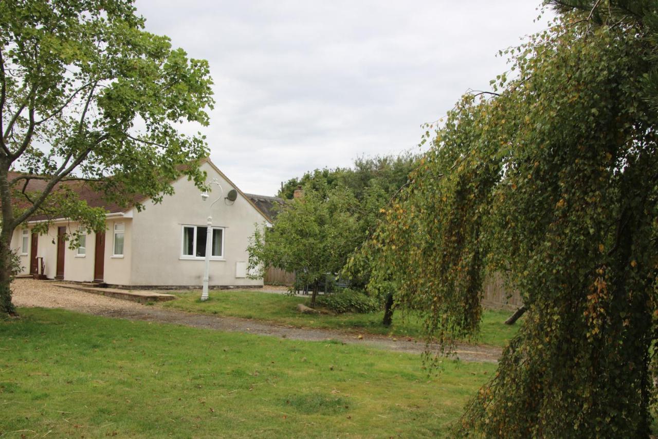 The Stables B&B @ Pear Tree Cottage Winslow Bagian luar foto